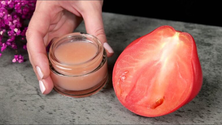 Questo semplice gesto con pomodoro trasforma la tua pelle… scoprilo subito!