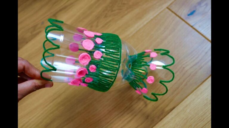 Questo semplice gesto trasforma bottiglie di plastica in vasi fioriti da sogno…