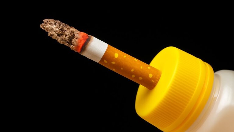 Scopri 5 trucchi geniali con bottiglie di plastica e sigarette!